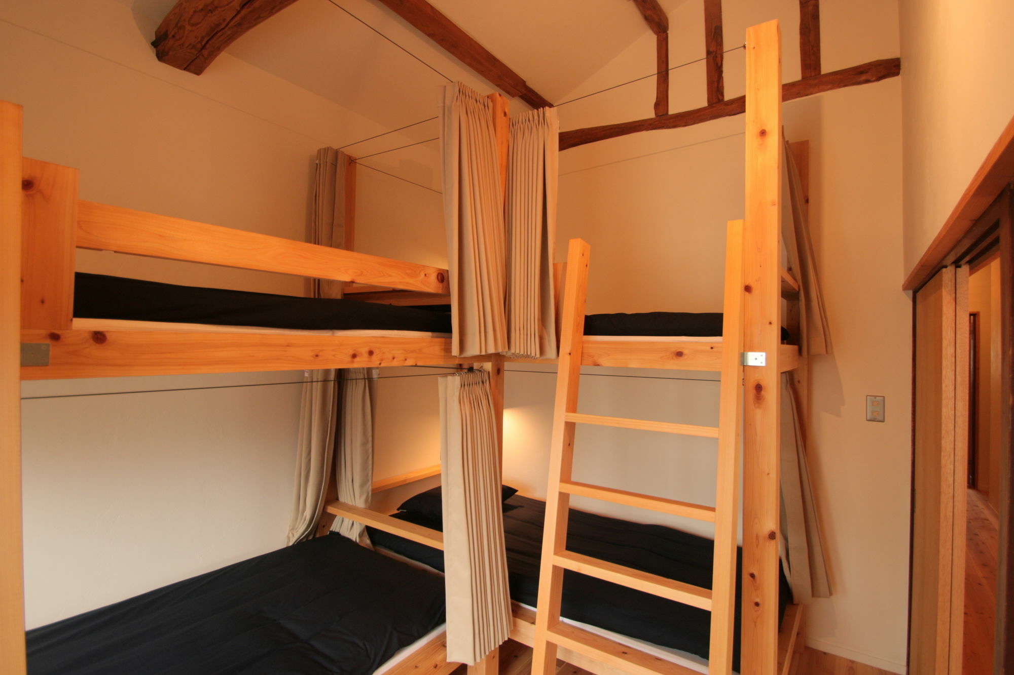 Lodging & Kin Osaka - Hostel Bagian luar foto